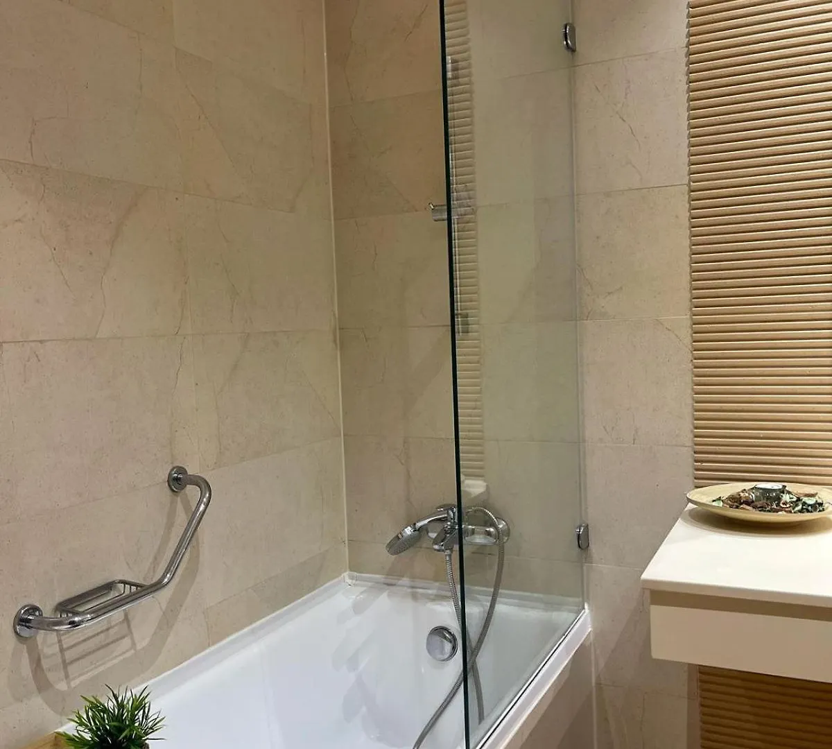 شقة Romantic Boutique Hotel By Yamaluxe بوخارست